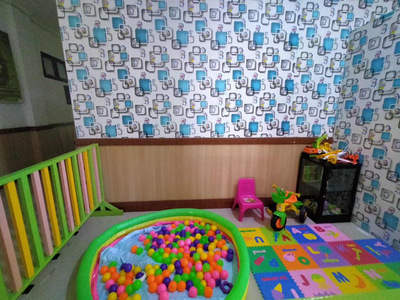 Fasilitas ruang bermain anak